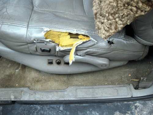 Как заделать дырку в сиденье