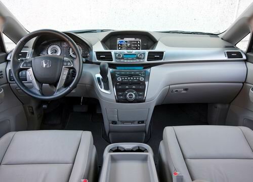 Интерьер салона Хонда Одисей - Фотографии