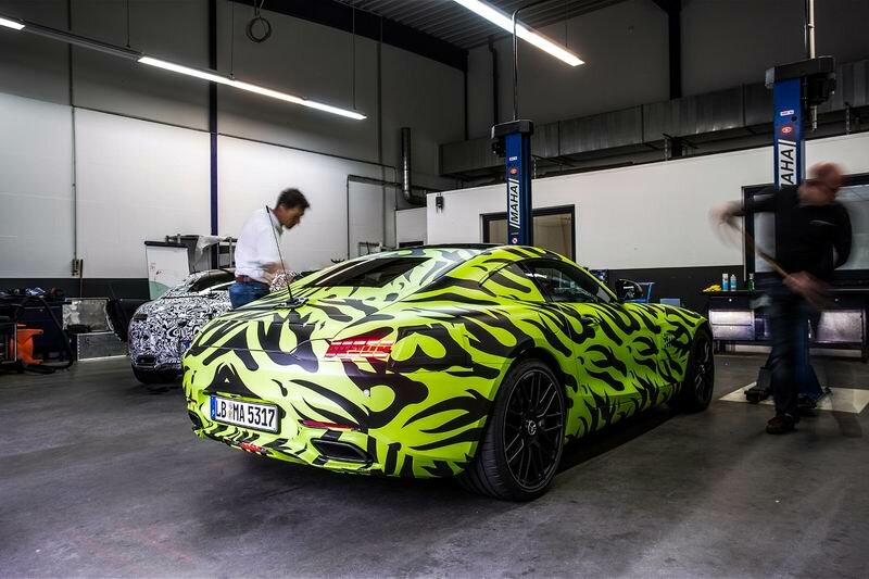 Спорткар Mercedes AMG GT 2015 фото