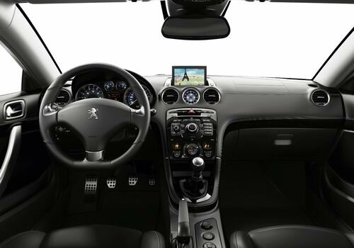 Фотографии салона Peugeot RCZ-R